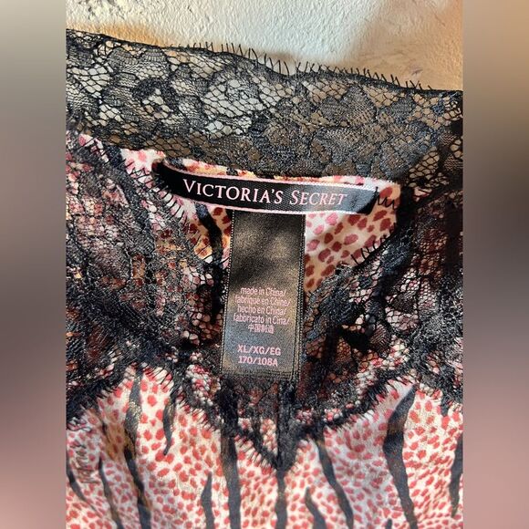 Victoria Secret Strappy Camisole Lace Trim Tank, lovely print w black lace XL - Picture 4 of 9